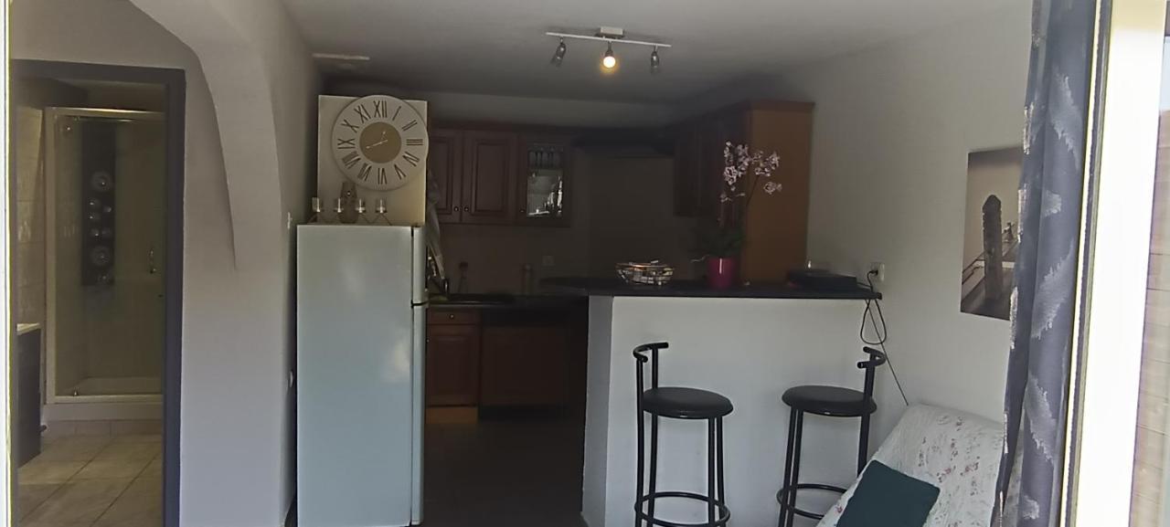 Charmante Maison Avec Piscine Anneyron Екстериор снимка