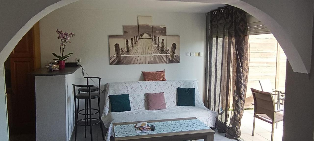 Charmante Maison Avec Piscine Anneyron Екстериор снимка