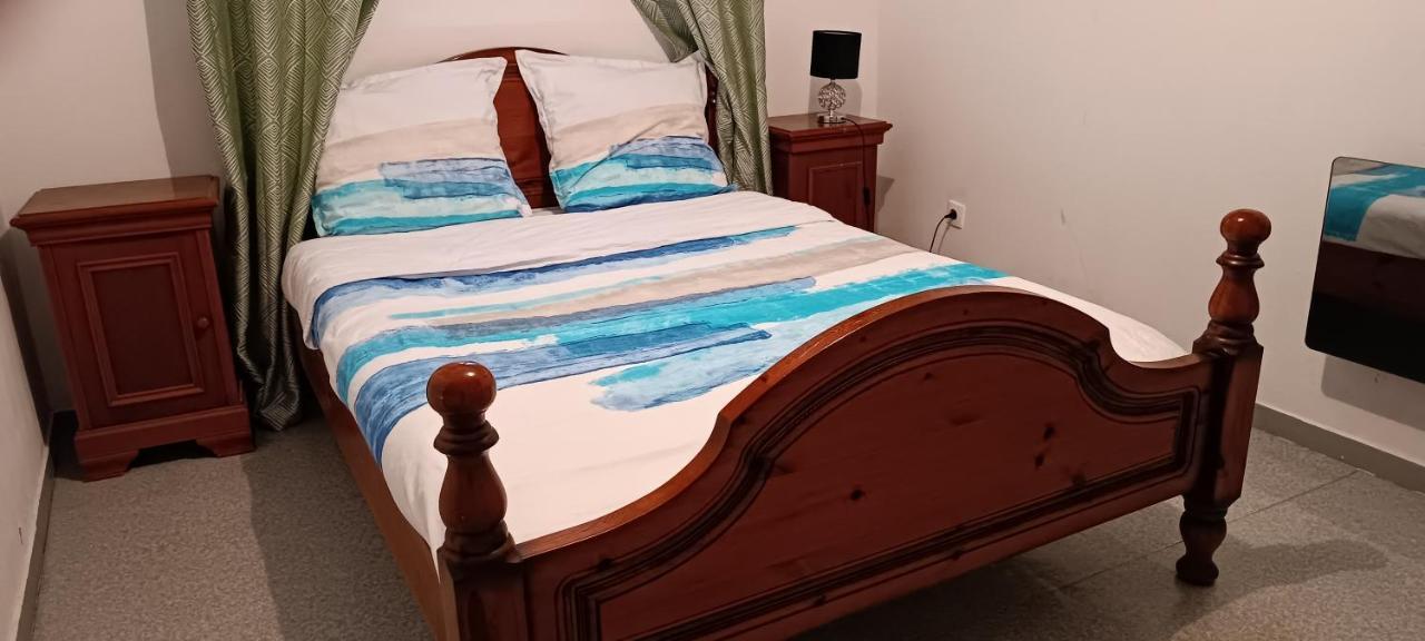 Charmante Maison Avec Piscine Anneyron Екстериор снимка